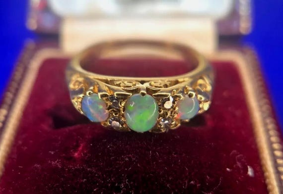 18ct Solid Gold Three Stone Opal & Diamond Ring 4… - image 1
