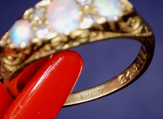 18ct Solid Gold Three Stone Opal & Diamond Ring 4… - image 5