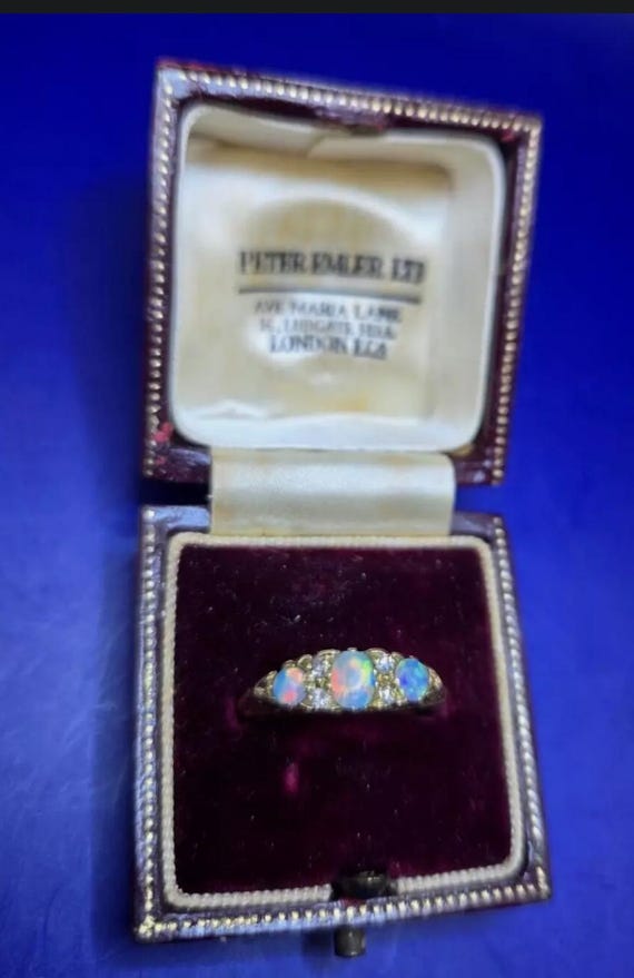 18ct Solid Gold Three Stone Opal & Diamond Ring 4… - image 6