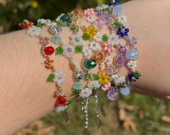Pulsera de flores con cuentas de gemas de hadas Pixie Hollow hecha a mano: joyería caprichosa