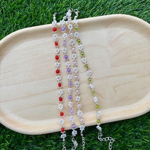 Daisy Flower with Center Bead Beaded Bracelet | Handmade | Beaded Flower Bracelet | Fine Jewelry | Gifts for Her | Floral Jewelry