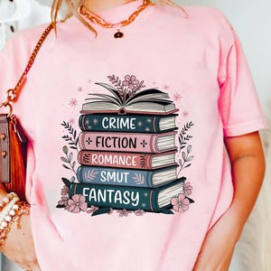 Krimi Fiction Romance Smut Fantasy Shirt - Buchgenre T-Shirt - Buchliebhaber T-Shirt - Leseratte Top - Lesegeschenk - Genre Buch T-Shirt