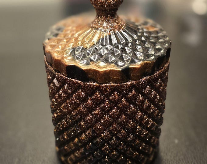 Handcrafted Epoxy Vintage Jar – Gilded Bronze Elegance