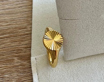 Sun Ring made of stainless steel for women – 18K gold-plated, waterproof – Gold & Silver – Statement Ring – Gift – Jewelry for her – Christmas