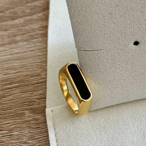 Schwarzer Schmuckstein länglich Ring aus Edelstahl für Frauen – 18K vergoldet, wasserfest – Gold – Statement – Geschenk – Onyx - Weihnachten