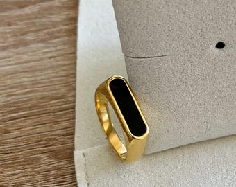 Black gemstone elongated ring made of stainless steel for women – 18K gold-plated, waterproof – Gold – Statement – Gift – Onyx – Christmas