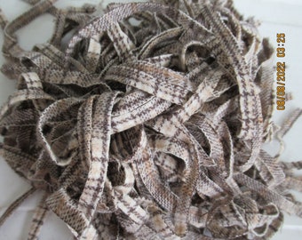 100 Mix Of Plaids Wool Rug Hooking Strips