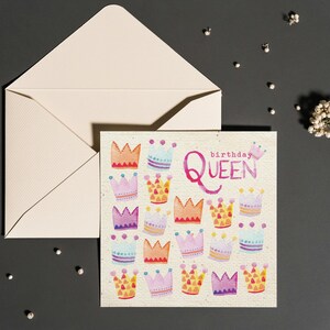 Cartão de aniversário para impressão - Design quadrado "Rainha do Aniversário" - Cartão de felicitações digital real, download instantâneo, cartão de aniversário divertido para ela