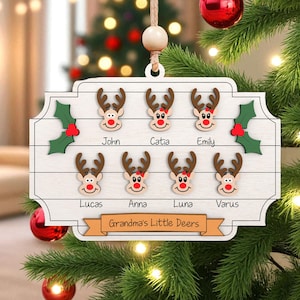 Ornamento personalizzato per la famiglia di renne, cartello natalizio con nome personalizzato in formato SVG, file di taglio laser per i piccoli cervi della nonna, decorazione per l&#39;albero di Natale