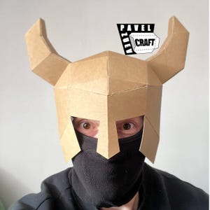 Casco vikingo con cuernos, modelo de cartón y papel. Plantilla 3D DIY (PDF) para manualidades de papel.