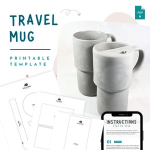 Puede incluir: Dos tazas de viaje grises con asas, diseño apilado y una plantilla imprimible. Las tazas están hechas de un material gris claro. La imagen también incluye instrucciones en la pantalla de un teléfono inteligente y varias hojas de plantilla.