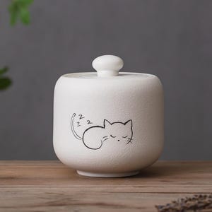 Hand Painted Custom Pet Urn for Cat Personalized Pet Cremation, Pet Urn Cat with Name and Date
