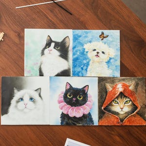 Op maat gemaakte keramische tegel huisdierportret met bamboe standaard – handgeschilderd hondenkat herdenkingscadeau aangepast kunstwerk