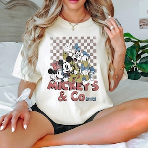 chemise vintage Mickey & Co Est 1928, t-shirt fan de Disney, vêtements d'amis de dessins animés classiques, vêtements de voyage de vacances en famille, sweat-shirt de groupe rétro