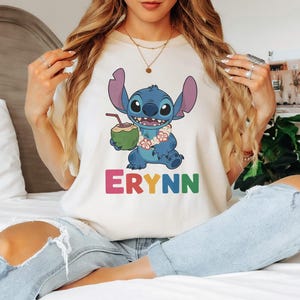 Spersonalizowane imię Stitch, koszulka Disney Vacation, prezent urodzinowy Alien, fan Lilo i Stitch, spersonalizowana odzież hobbystyczna, specjalne wydarzenie dla córki