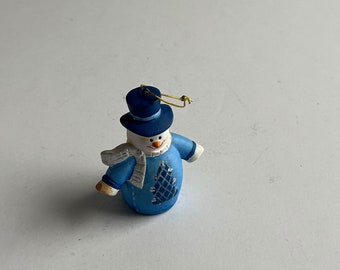 Charming Vintage Snowman Christmas Ornament - Whimsical Holiday Decor