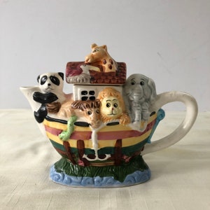 Vintage Noah&#39;s Ark Teapot - Christian Religious Decor
