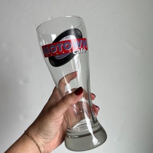 Vintage Motown Cafe Souvenir Glass – Retro Music Memorabilia, NYC Collectible, 1990s Barware, Unique Gift Idea