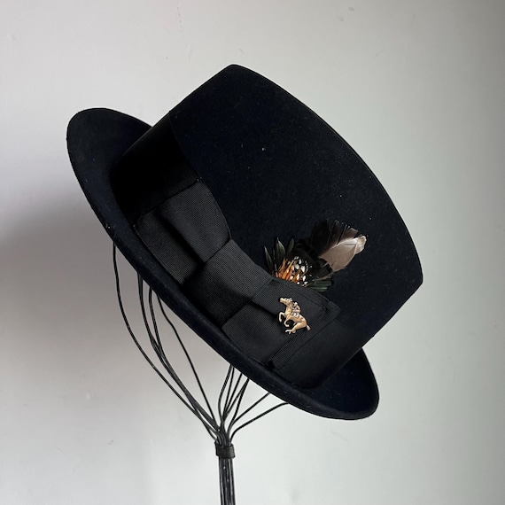 Vintage Black Wide-Brim Feather Accent Hat Victorian Wide Brim Hat: Black Velvet & Ostrich Feather  main image 4