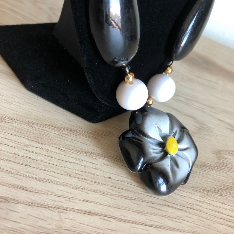 pendant necklace gift 60s floral jewelry black and white necklace floral necklace vintage 1960s necklace vtg necklace beaded necklace