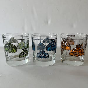 Set of 3 Vintage Lowball Glasses – Stained Glass Lamp Print – Retro Barware in Blue, Orange & Green
