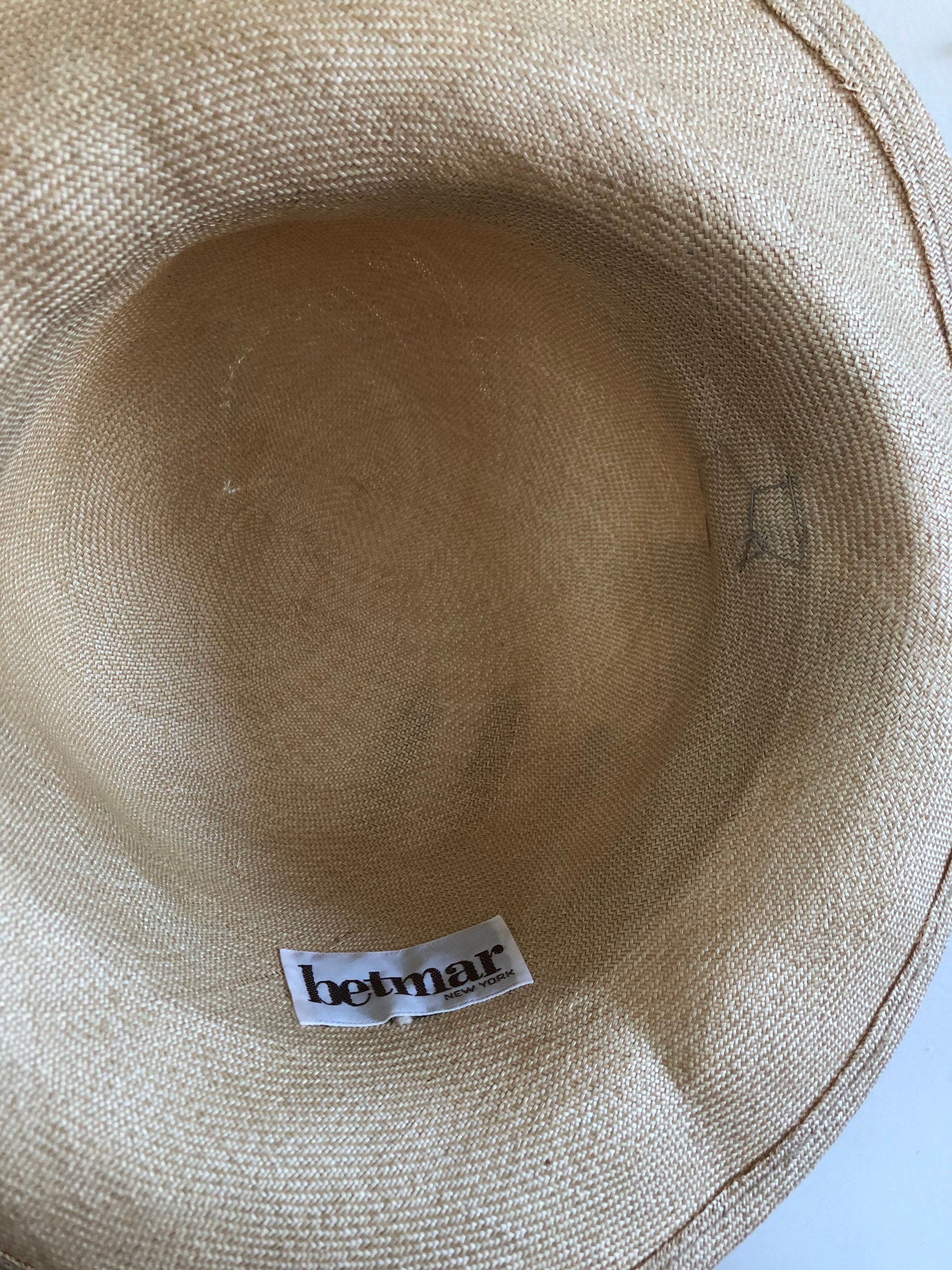 Vintage Floral Hat With Veil - Betmar New York - Tan Hat  display picture 1