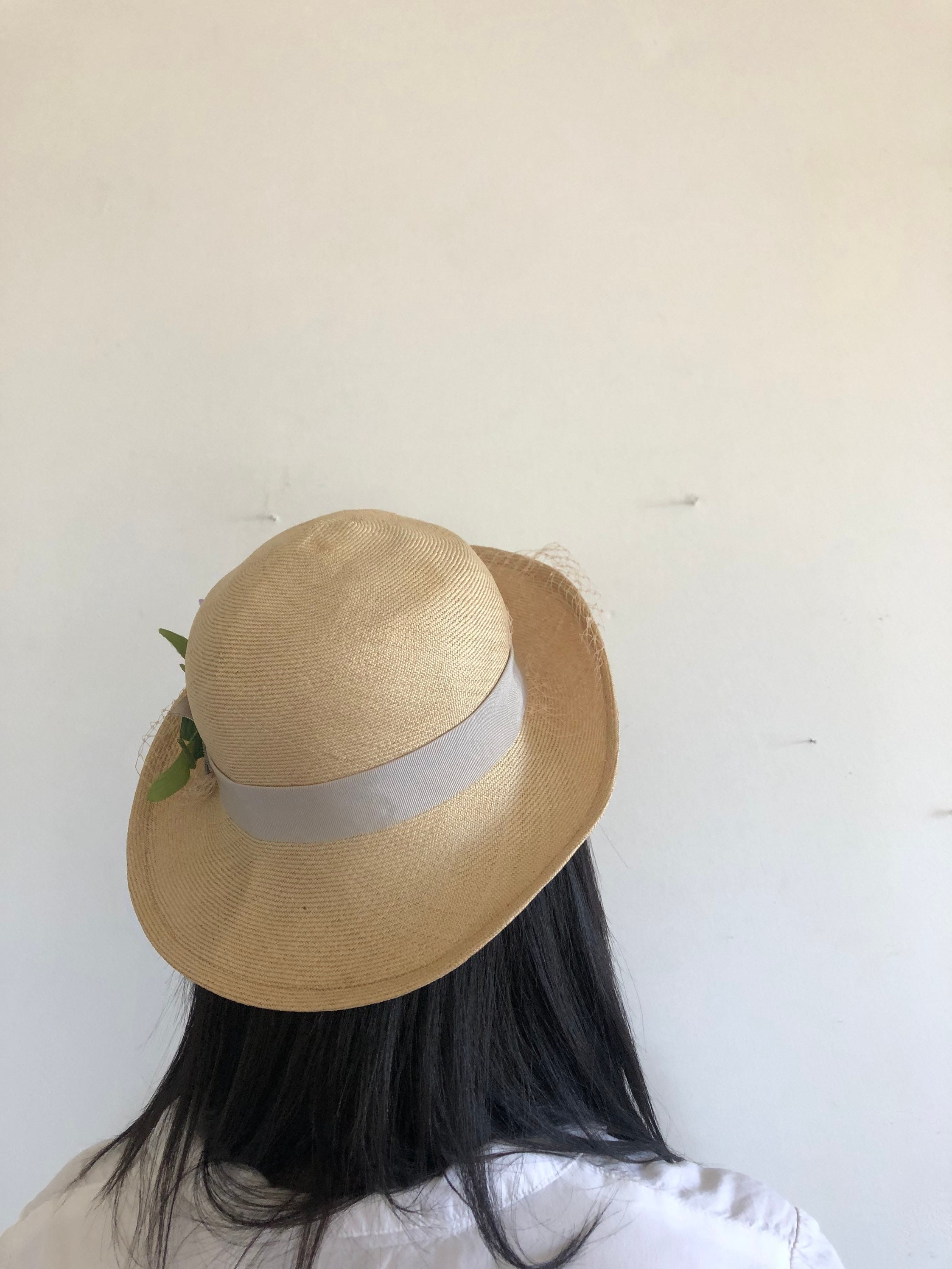 Vintage Floral Hat With Veil - Betmar New York - Tan Hat  display picture 3