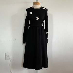 Elegant Vintage Black Geometric Peter Lynne 1970s Circle Symbol Dress