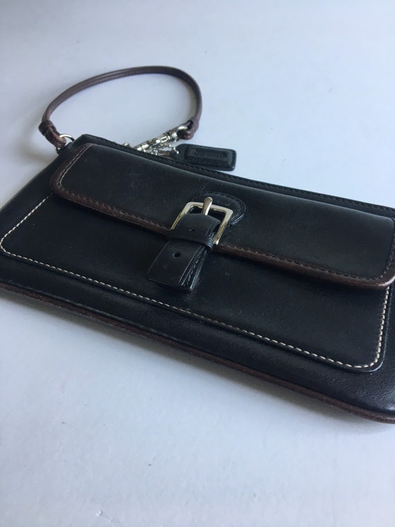 Black leather coach wristlet hotsell
