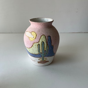 Vintage Southwestern Vase - Ceramic Desert-Inspired 70s Decor - Unique & Charming