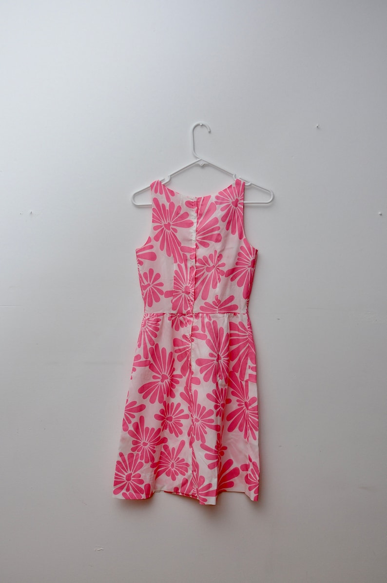 60s dress pink and white floral print white and pink floral summer dress summer fashion vtg 1960s dress vintage floral print dress