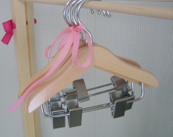 18 doll clothes hangers wholesale