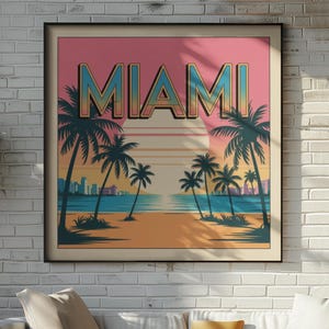 Poster retrò Miami stile anni '80 – Quadro da parete quadrato in stile Art Déco | Tramonto sulla palma | Stampa vintage di South Beach senza cornice | Semi-lucido