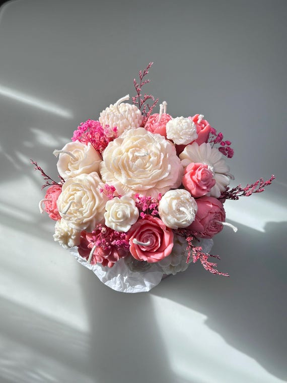 Kerzenstrauß in rosa Box aus Rapswachs – handgefertigt – Blumenkerzen Bouquet – kerzenblumenstrauß – Deko & Geschenkidee