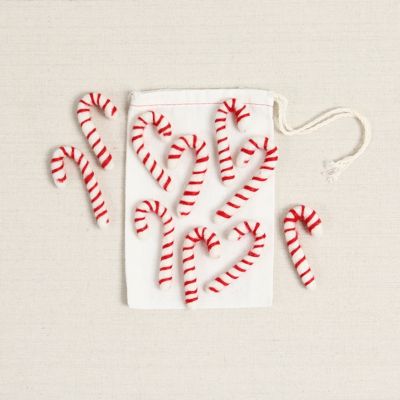 Red Striped Candy Canes// Felted Shapes // Christmas Decor// DIY Garland // Wreaths // Wet Felting // Needle Felting // Wool Shapes zdjęcie 2