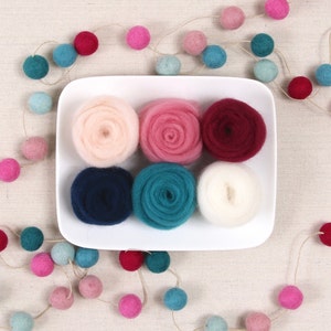 Wool Roving  // Sweetheart Ombre // Corriedale Roving, Needle Felting, Wet Felting, Valentine Crafts, Wool Weaving Fibers, Sweetheart Craft