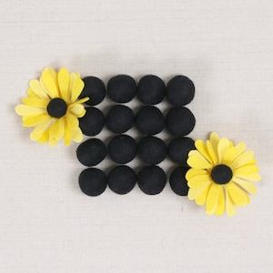 Filz Pom-Poms // Schwarz // Filzperlen, Wollbällchen, Girlande zum Selbermachen, Filzblumen, Woll-Pom-Poms, Kinder-Basteln, Filz-Pom-Poms