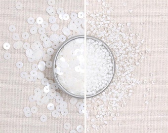 Lentejuelas y abalorios // Lentejuelas metálicas blancas, abalorios blancos, lentejuelas planas de 4 mm, aplicación de lentejuelas, cuentas de vidrio tamaño 11, adorno de fieltro