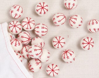 Scandinavian Stitched PomPoms, White // Felt Balls // Holiday Decorations // Christmas // DIY Garland // Wet Felting // Needle Felting