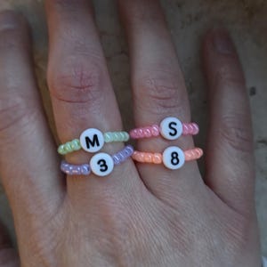Anillo elástico | Anillo para niños | Bisutería | Anillo de perla con letra o número