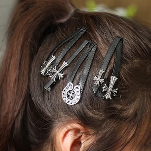 ゴシックベルベットヘアクリップ | エッジの効いたフェイクレザーバレッタ | ダークカラーの美しいヘアピン | 滑り止めブライダルアクセサリー | マットレザーバレッタ