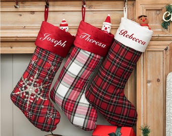 Calze di Natale personalizzate con nomi ricamati, motivi a quadri, motivi a fiocchi di neve, caminetti festivi, decorazioni natalizie, regali per la famiglia