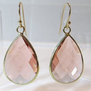 Peach Pink Crystal Earring, Pink Crystal Dangle Earring, Pink Teardrop, Pink Glass Drop, Peach Pink Drop, Wedding, Bridesmaid, Bride, Gold