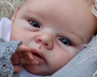 Reborn Baby Madelyn - 45 cm Custom Doll | Soft Line | Realistic Art Doll | Full Vinyl Body | Hand-Painted & Rooted | OOAK Reborn Girl or Boy