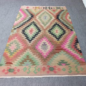 6x9 ft Vintage Turkish Kilim Rug: Geometric Wool, Bohemian Decor