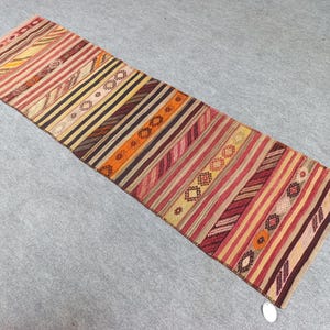 Turkish Runner Rug 2.5x8.7 ft – Vintage Handwoven Kilim – Boho Hallway Rug – Wool Tribal Runner – Neutral Tones – Entryway Decor