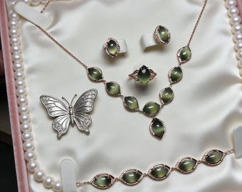 Sterling Silver Set with Cat‘s Eye Jade - Necklace, Earrings, Bracelet, and Ring