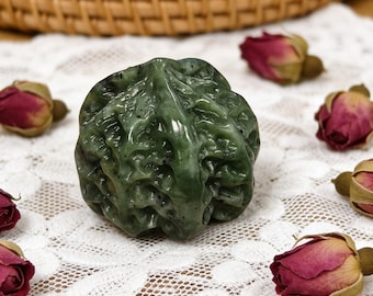Nephrit Jade Walnuss Handschmeichler - Jaspis Schnitzerei, ca. 90g