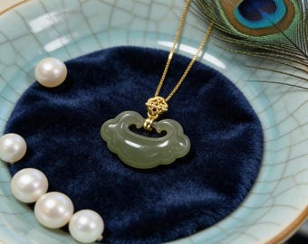 Natural Nephrite Jade Safety Lock Necklace – Gold-Plated Sterling Silver Pendant & Chain