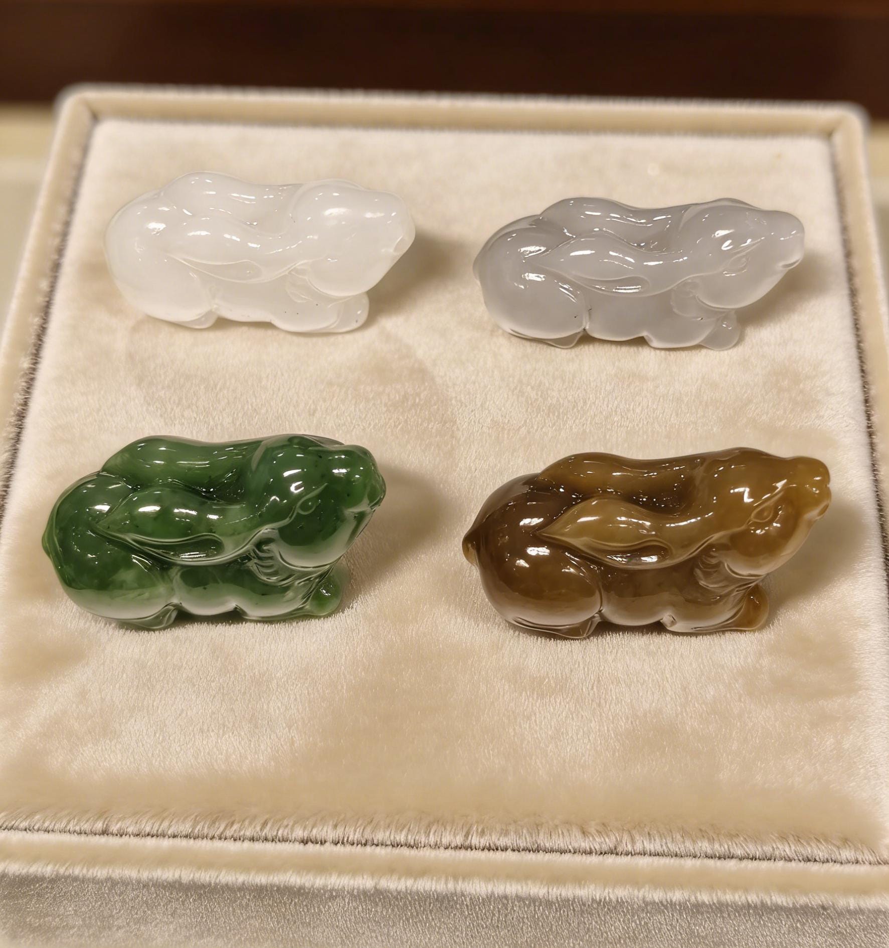 白翡翠の彫刻 - Etsy 日本